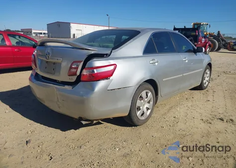 2007 Toyota Camry Le z USA, uszkodzony, nr VIN JTNBE46K173062795